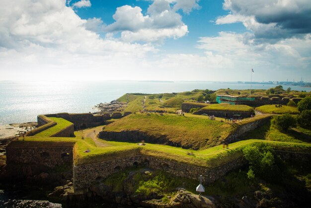 Vista aérea panorâmica de verão de Suomenlinna