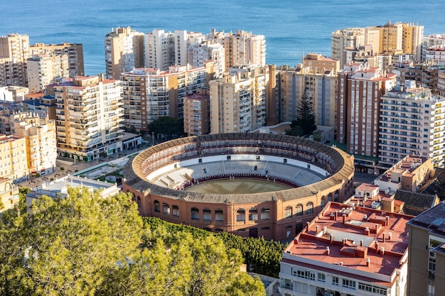 Vista aérea panorâmica do anel de touros em Málaga, Espanha