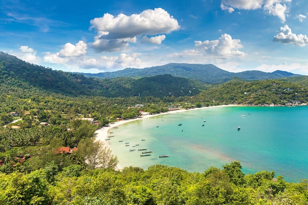 Vista aérea panorámica de la isla de Koh Phangan