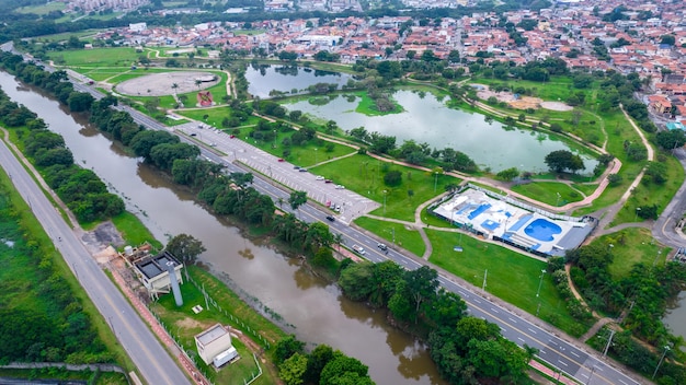 Vista aérea del Parque das Aguas en Sorocaba Brasil