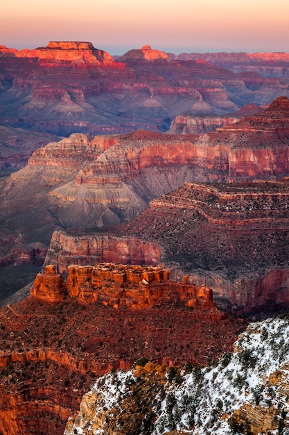 Foto vista aérea del parque nacional del gran cañón durante la puesta del sol