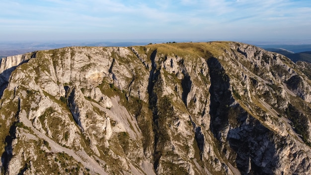 Vista aérea de la piedra de Szekler en Rimetea, Rumania