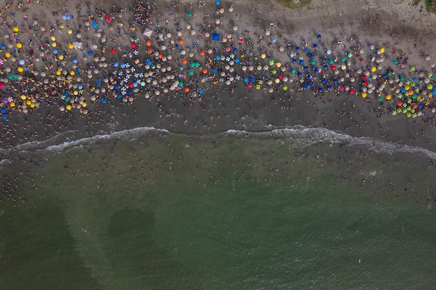 Vista aérea de las playas de la ciudad de Lima en la Costa Verde