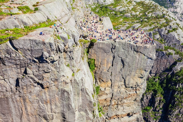 Vista aérea de Preikestolen o Prekestolen o Pulpit Rock, Noruega