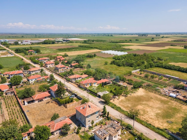 Vista aérea del pueblo de Tsalapitsa, Bulgaria