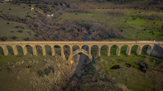 vista aérea del puente del drone