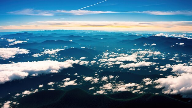 Vista aérea de la puesta de sol sobre las montañas Blue Ridge desde la cabina de un jet privado Cielo con fondo de cielo de nubes