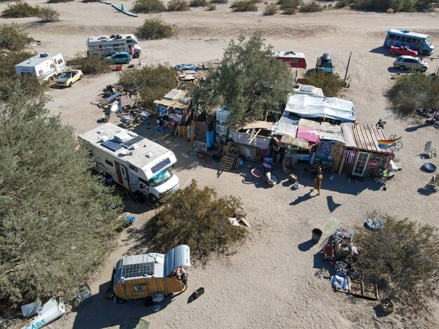 Vista aérea de Slab City, una comunidad de ocupantes ilegales fuera de la red no incorporada en California