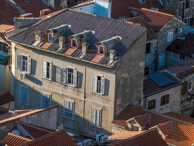 Vista aérea de Split Croacia tomada desde la torre del antiguo palacio del emperador romano Diocleciano