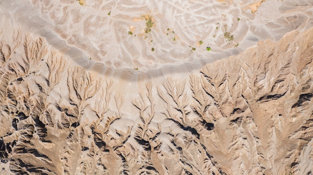 Vista aérea superior, superficie terrestre, dejada por el agua