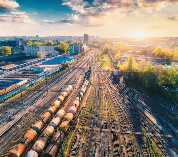 Vista aérea de trenes de mercancías