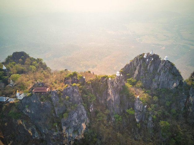 Vista aérea de Wat Chaloem Phra Kiat Phrachomklao Rachanusorn Lampang Tailandia