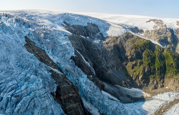 Vista al glaciar Folgefonna desde el punto de vista Reinanuten en Noruega