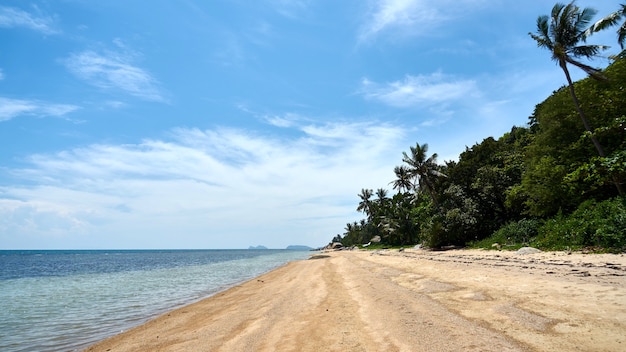 Vista al mar en un día caluroso. Koh Pangan. Tailandia