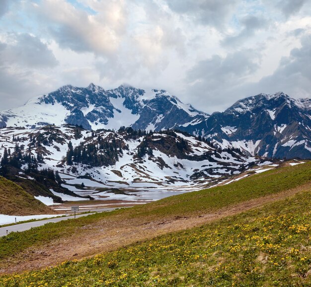 Foto vista de los alpes vorarlbergaustria