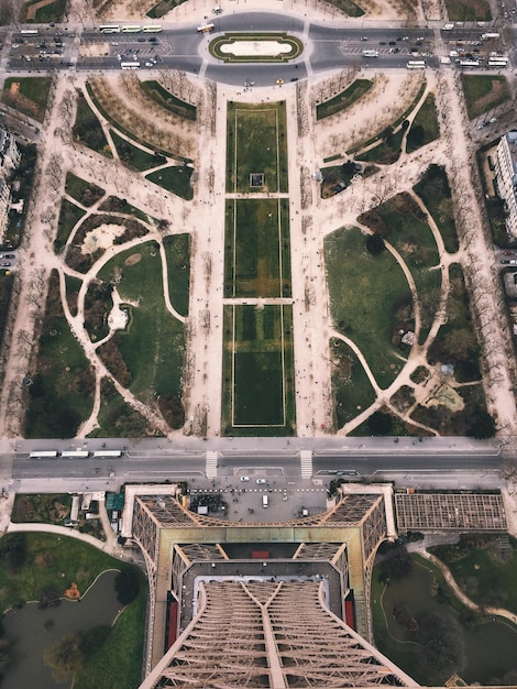 Foto vista de alto ángulo del césped vista desde la torre eiffel