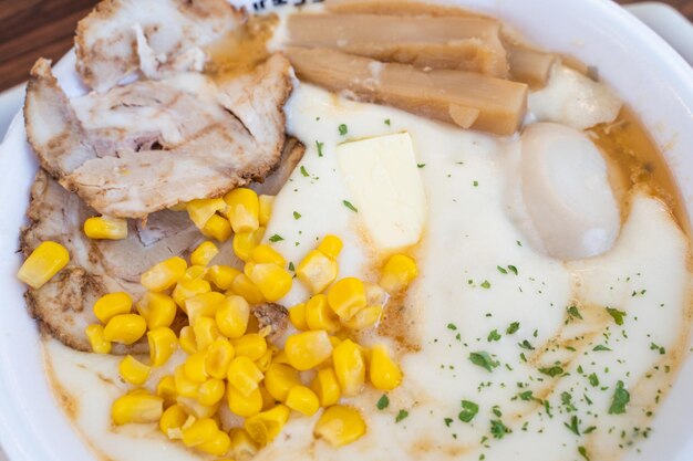 Foto vista de alto ángulo del desayuno servido en un plato