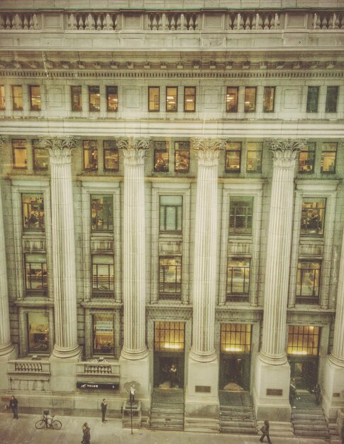 Vista de alto ángulo de un edificio histórico en la ciudad