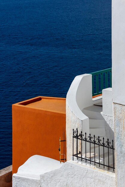 Foto vista de alto ángulo del mar contra el cielo azul