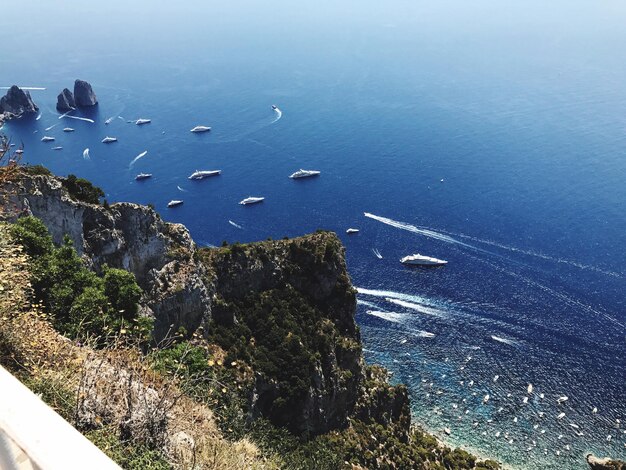 Foto vista de alto ángulo del mar contra el cielo