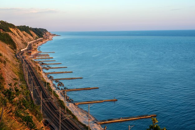 Foto vista de alto ángulo del mar contra el cielo