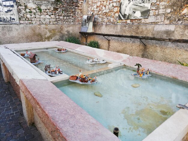 Foto vista de alto ángulo de las personas en el agua