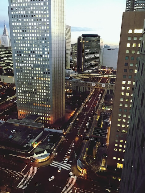 Foto vista en alto ángulo de los rascacielos de la ciudad