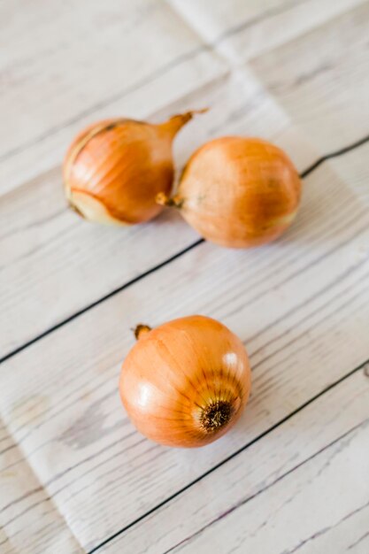 Foto vista de ángulo alto de las calabazas en la mesa