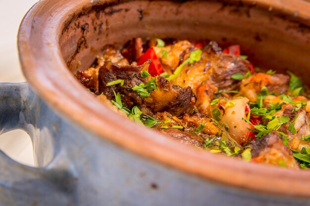 Foto vista de ángulo alto de la carne en el cuenco