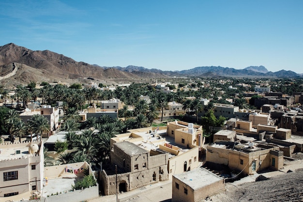 Vista en ángulo alto de las casas de la ciudad