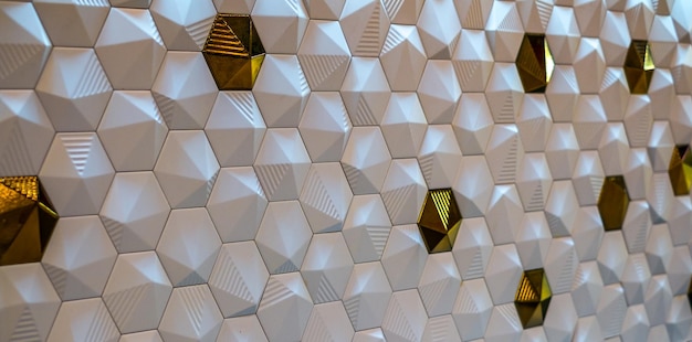 Vista de ángulo alto de la decoración colgada en la pared