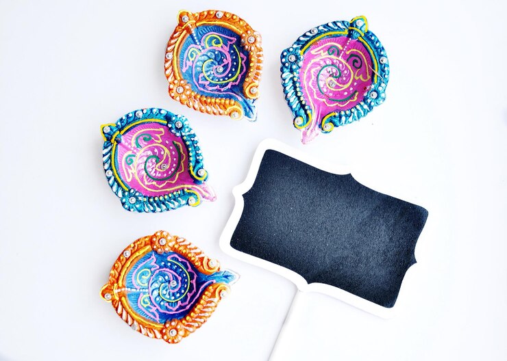 Foto vista de ángulo alto de dulces de varios colores en la mesa