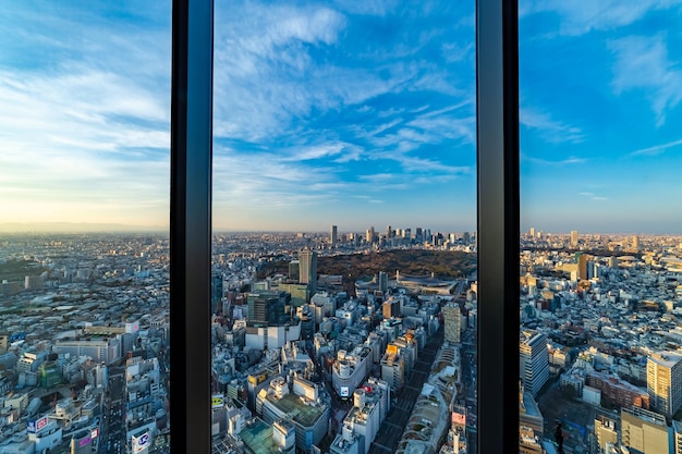 Foto vista de ángulo alto de los edificios de la ciudad contra el cielo