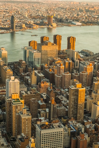 Vista en ángulo alto de los edificios de la ciudad