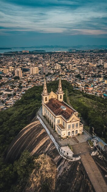 Foto vista en ángulo alto de los edificios de la ciudad