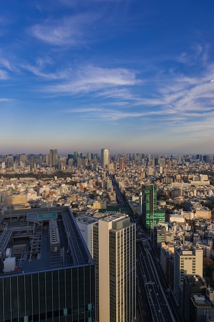 Foto vista de ángulo alto de edificios modernos en la ciudad contra el cielo