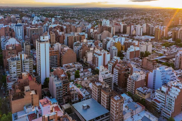 Foto vista en ángulo alto de edificios modernos en la ciudad