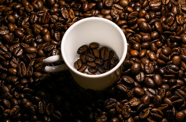 Vista de ángulo alto de los granos de café