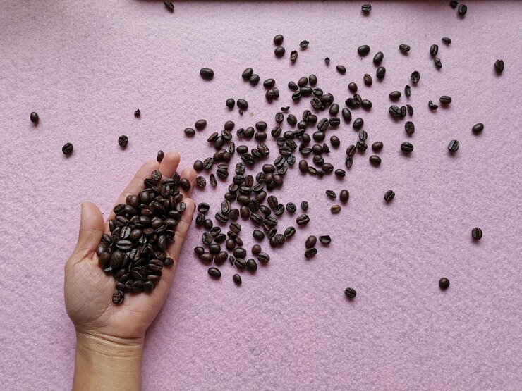 Foto vista de ángulo alto del helado en la mano