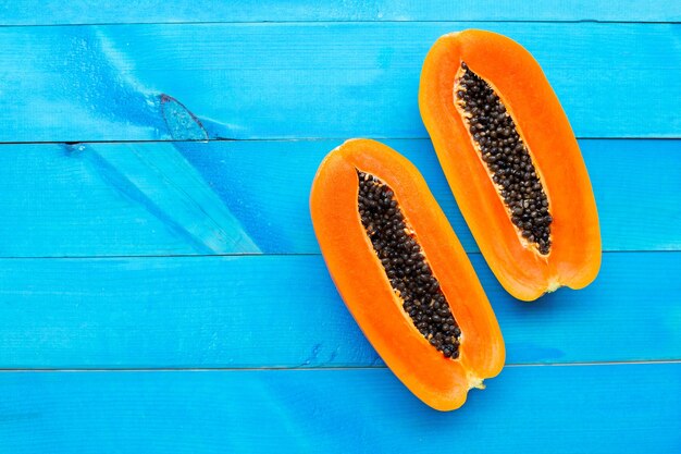 Foto vista de ángulo alto de naranja en la mesa