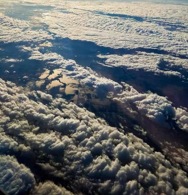 Foto vista en ángulo alto de la nieve en el paisaje