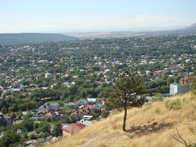 Vista de ángulo alto del paisaje de la ciudad contra el cielo