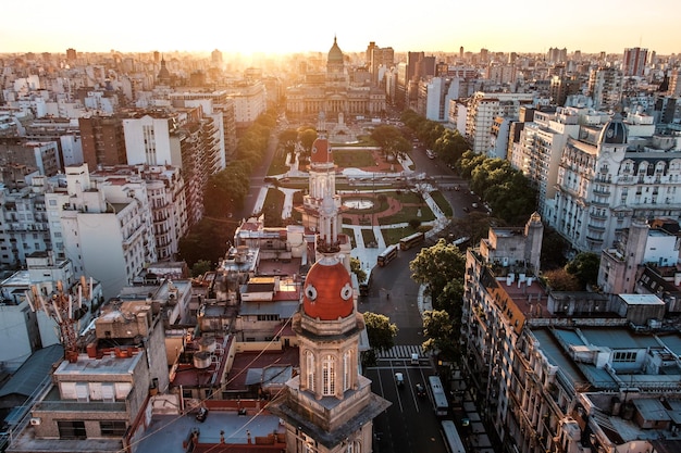 Foto vista de ángulo alto del paisaje urbano contra el cielo