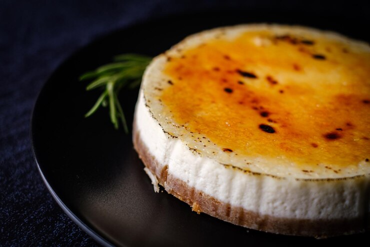 Foto vista de ángulo alto del pastel en el plato