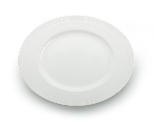Vista de ángulo alto de un plato vacío en la mesa