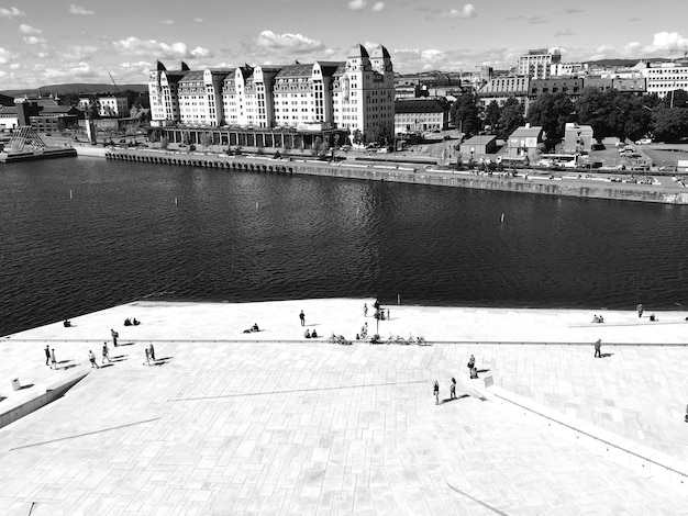 Foto vista de ángulo alto de la plaza del pueblo