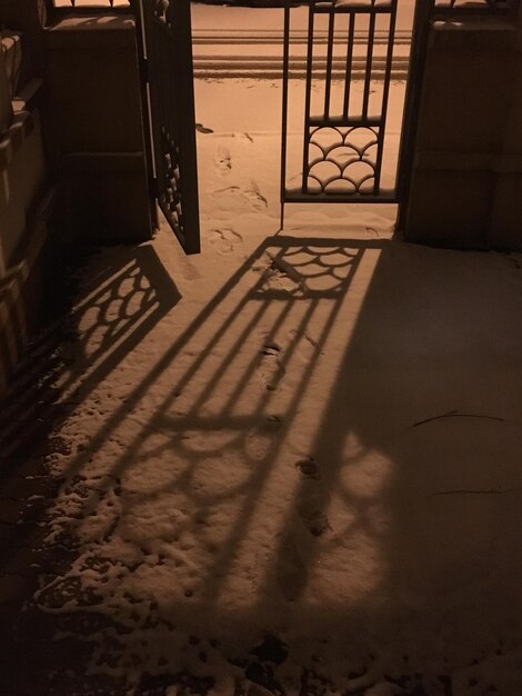 Foto vista de ángulo alto de la sombra en el suelo