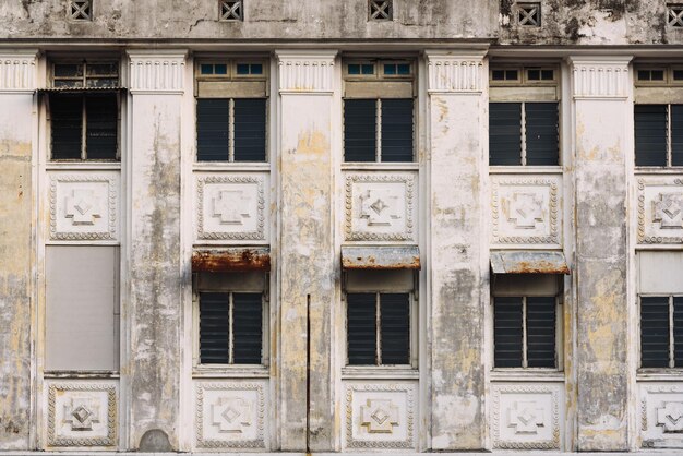 Foto vista desde un ángulo bajo del antiguo edificio