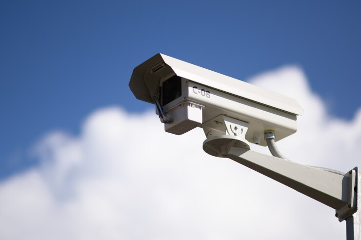 Foto vista de ángulo bajo de la cámara de seguridad