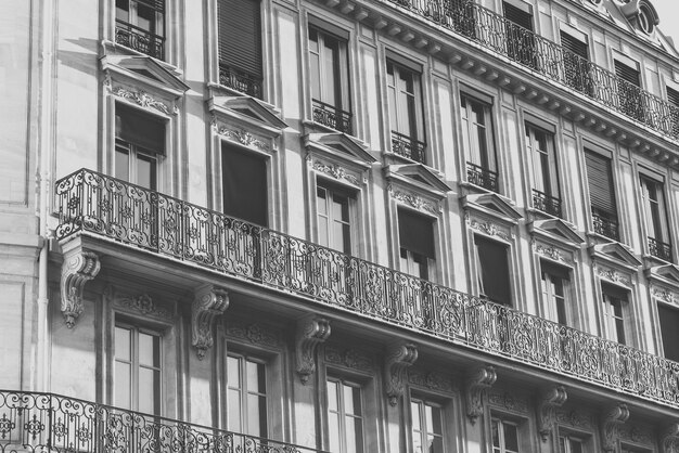 Vista en bajo ángulo de un edificio en la ciudad